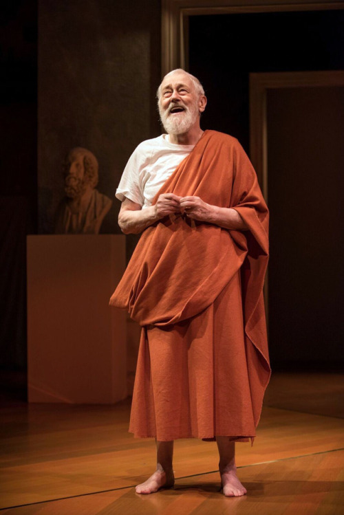 John Mahoney as Homer in Steppenwolf’s production of Jessica Dickey’s The Rembrandt.