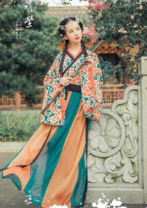 Traditional Chinese Hanfu and hair ornaments, newest collection from 阙音海棠.
