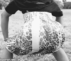 itzdeadpoolbxtch:  redbonegoddesses:  This is what Twerking looks like  Yes! White people need to stop tryna be black