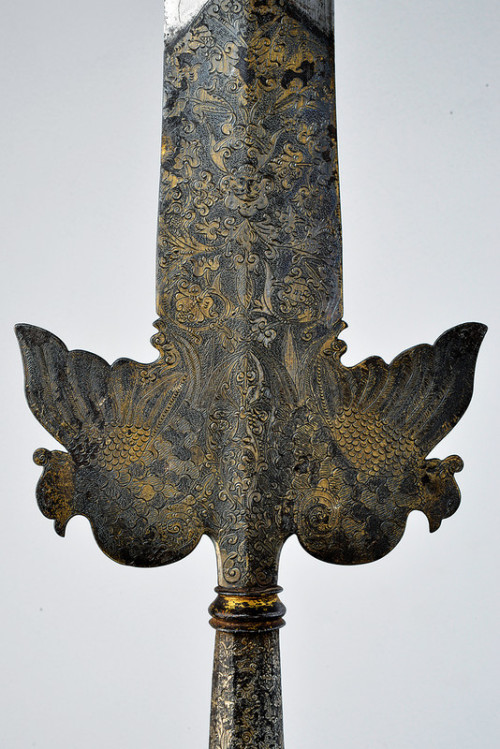 art-of-swords:Engraved and Gilt PartisanDating: late 17th centuryCulture: EuropeanMeasurements: heig