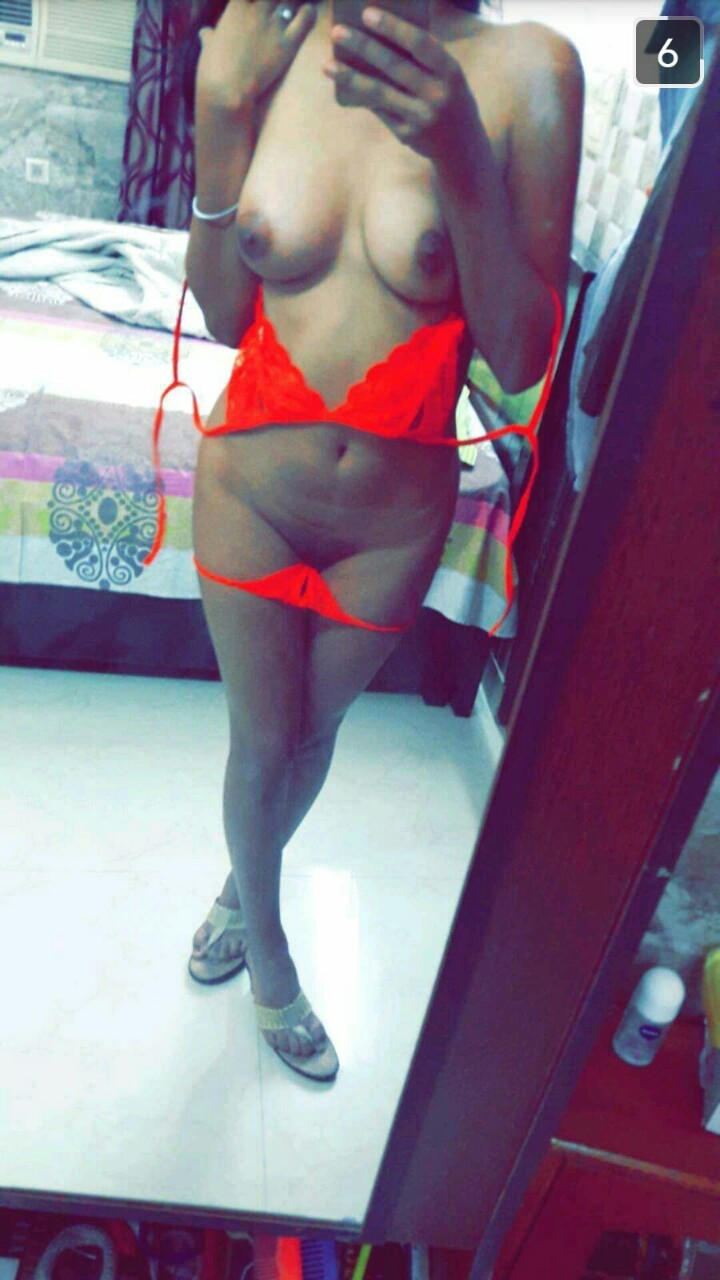 nikkyaksh:  The 2nd set of pics from sexy n slutty samaira .c totally loved all the