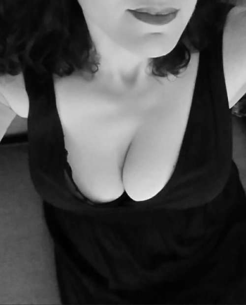 claimedjane:  It’s been one hell of a Monday already….. I’m going to leave the smiles to YOU, because i dont have the energy…. 