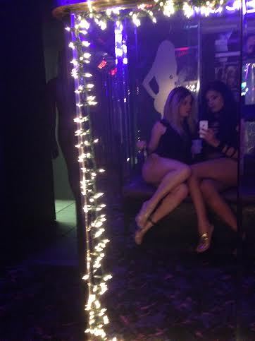 nancydrewfanclub:  w/ 2001apinkodyssey & stripperblog