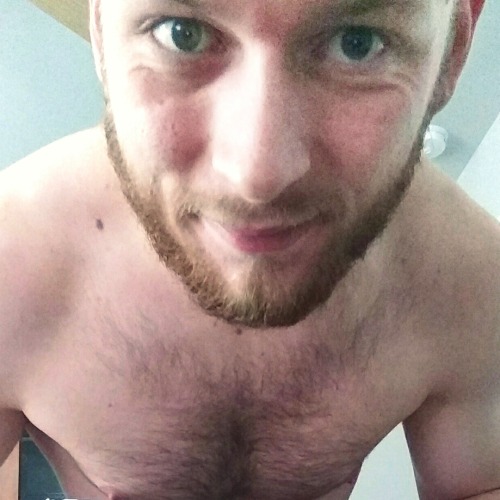 brainjock:  Skinny-Fit Ginge Bro!  Love me some str8 gingerboy! This sexy bro is 20 yo and 5'9. I love how his body looks all  young, pale, and innocent, but his body hair makes him a diry diry boy!