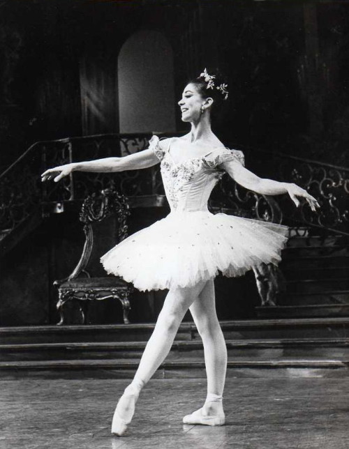 mia-chamois:Margot Fonteyn as Princess Aurora in The Sleeping Beauty, 1971 