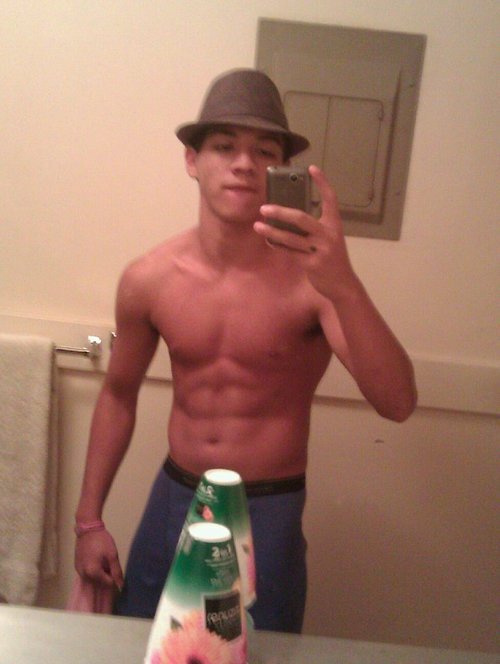 alakaihawaii808: hotkaneii: like i sed | my fav What’s his name?