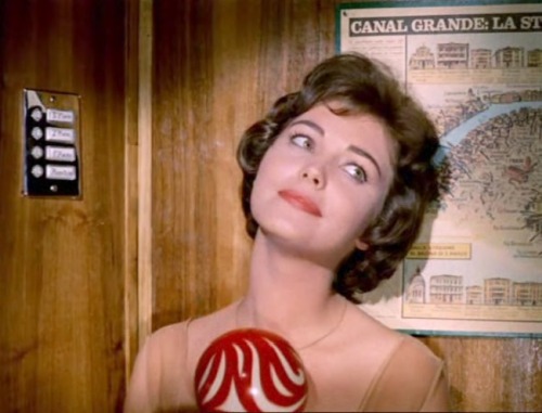 Niki Dantine in “Venezia, la luna e te” (1958)