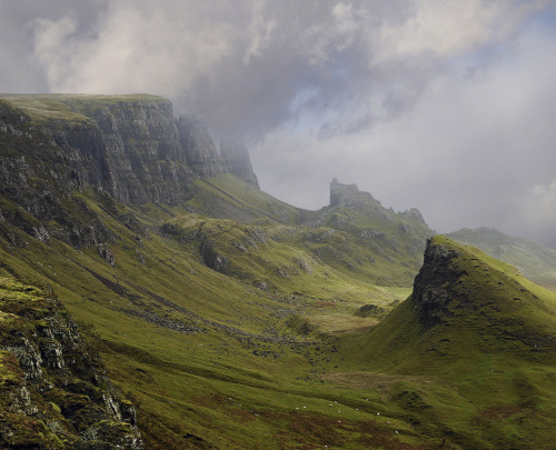 90377:‘scuse me while I kiss the Skye by KENNETH BARKER Trotternish, Isle of Skye 