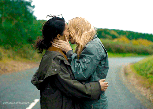 Two Years Ago Jodie Comer And Sandra Oh Gave Us The Best Onscreen Kiss Of All Time. - April 10, 2022.