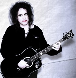 cryinglightning27:  Robert Smith - The Cure 