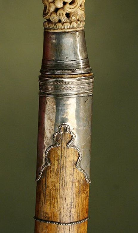 art-of-swords:  Burmese Dha Sword Dated: circa 18th century Culture: Burmese Medium: