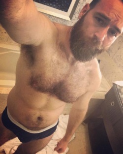 hairy-chests:   hunk hairy chest / selfie