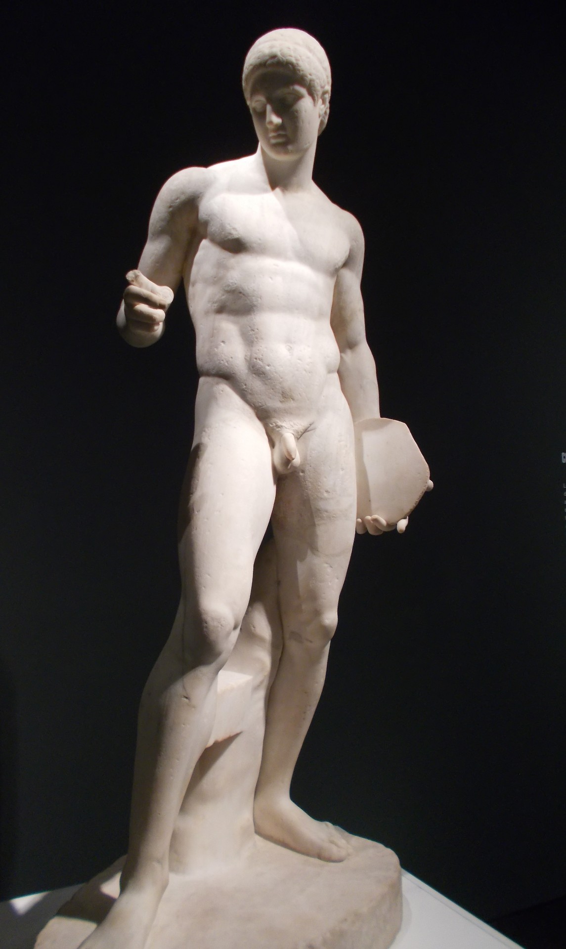 stonemen:  Discophorus (Roman, 2nd century AD). Marble copy of the Polikleto`s greek