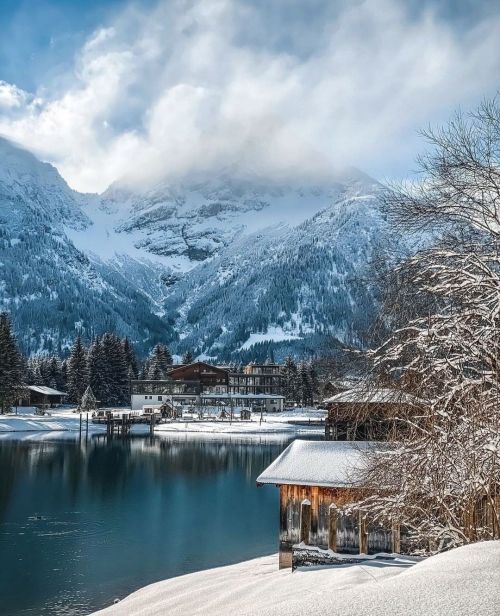 Ein herrlicher Winter in der Tiroler Zugspitz Arena © @_martinnaa___#weloveaustria #snow #tyrol #n