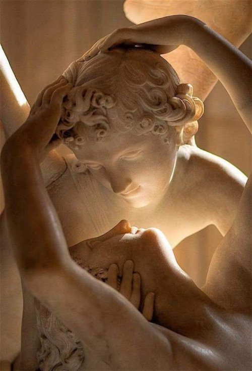 loumargi:Antonio Canova, Psyche revived by the kiss of Love, 1793 (det.)