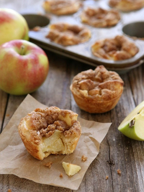 delectabledelight: Mini Sour Cream Apple Pies | completelydelicious.com (by Completely Delicious)