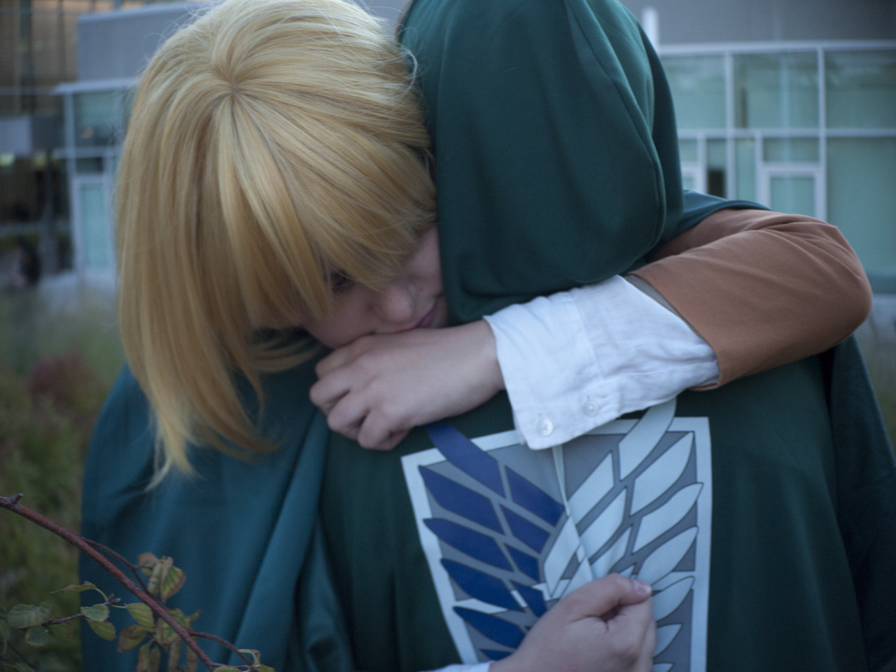 legmin:   dont leave me…  photographer - eren - armin