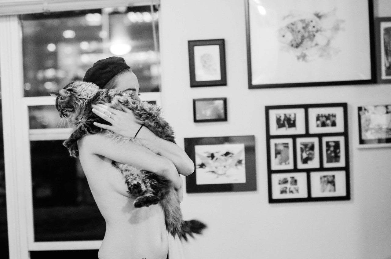 gingerlionheart:  @ittybittykaceface​ &amp; troy at home in Seattle | lionheart