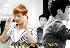 kimswagyu-deactivated20140115:  Infinite’s pre-concert preparations vs. Myungsoo’s.