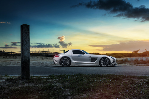 ADV.1 RennTech Mercedes SLS Black Series