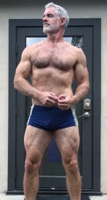 maturedadsandmen:  speedodads:  He’d just gotten back from the gym, sweaty and much in need of a shower.  He peeled off his perspiration-soaked t-shirt and shucked off his sweatpants, leaving himself in only a pair of super-short shorts that he was