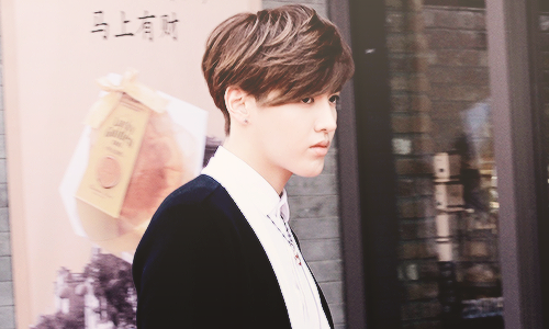 floweryifans:  he walks in starlight in another world... 