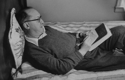 A arte de escrever na cama
1. Truman Capote; 2. Vladimir Nabokov; 3. Juan Carlos Onetti; 4. Marcel Proust; 5. Mark Twain; 6. Manuel Bandeira.