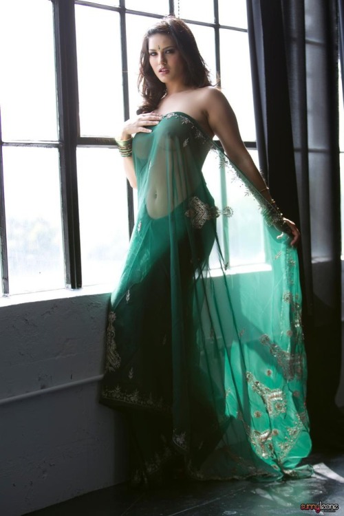 a-sfw-adultstars:  sunny leone   Always loved her. Not enough scenes with men, though.