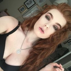 miss-deadly-red:  No filters no nothing just love these colours 😍❤️ #curvy #love #limecrime #pale #vintage #pinup #piercing #eyebrows #smokeyeye #mua #makeup #wingedliner #vegvisir #beauty #brows #ginger #redhead #redhair #contour