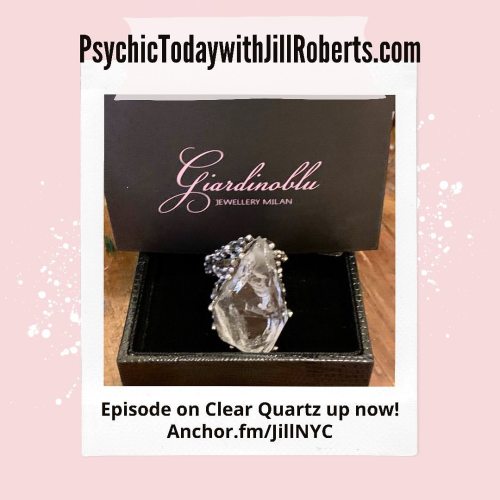 Episode on #clearquartz and it’s formation! Thanks to @giardinoblu for the beautiful ring! Link for 