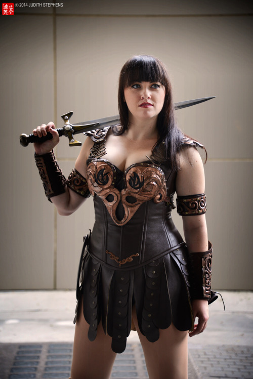 omg-dj-judy:Xena and Callisto Cosplay from DragonCon 2014Cosplay by Bernadette Bentley and Lisa Sand