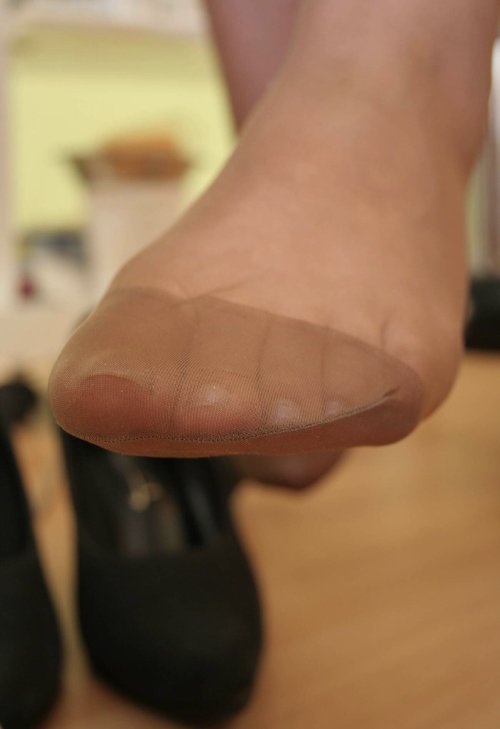 nylon-of-the-world: Jul16 - Friday GNP Feet - 8