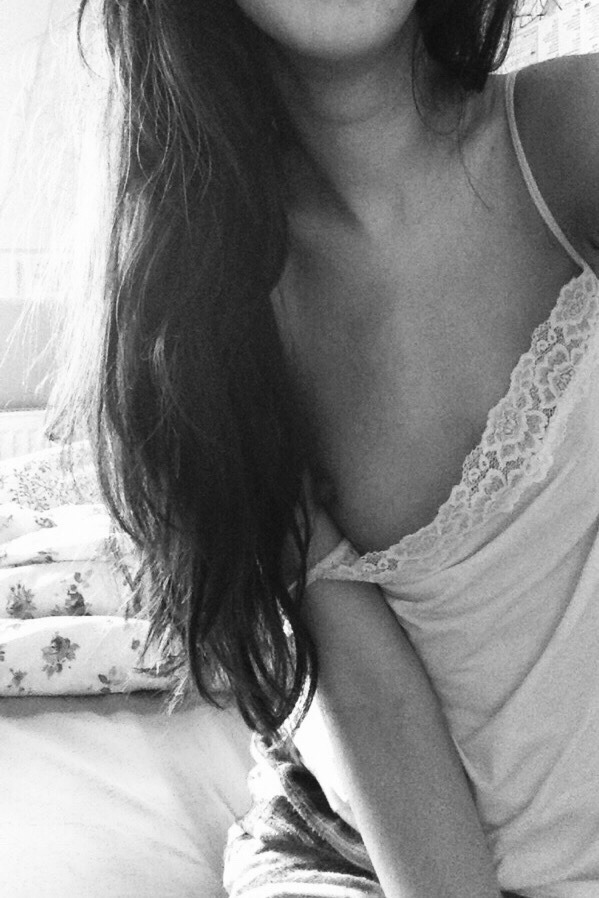 elllllka:  Oops  Simple and sexy af&hellip;&hellip; what a great pic !!