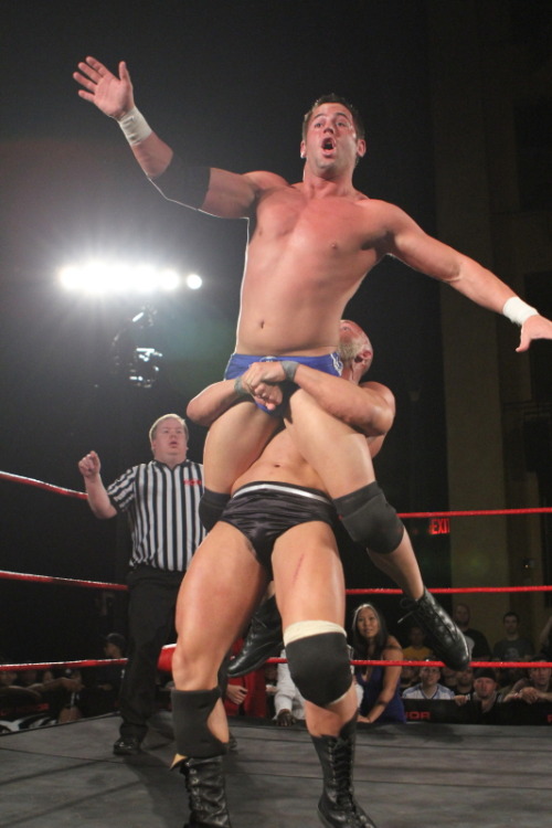 rwfan11:  Roderick Strong gets a lot of pressure porn pictures