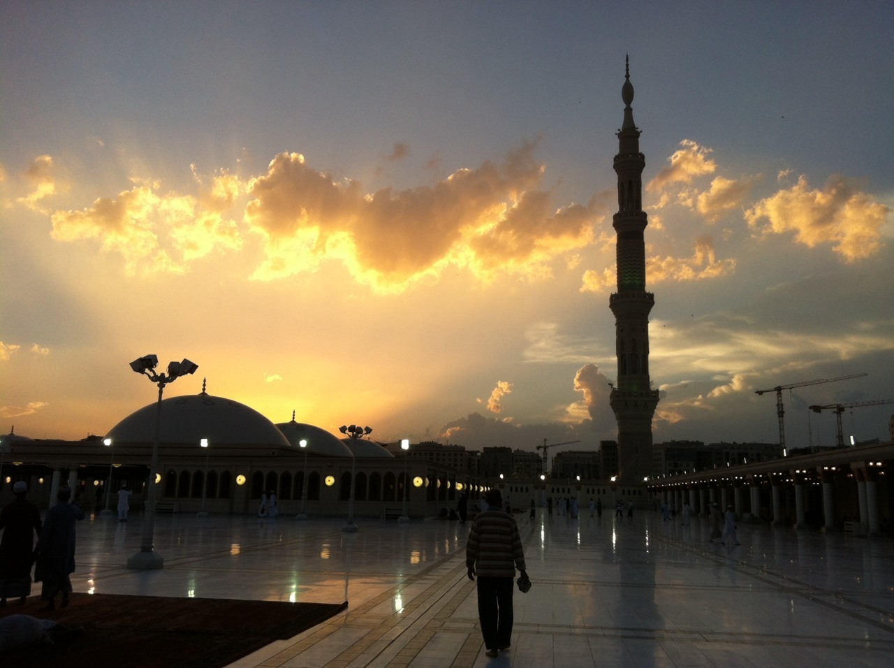  Al-Masjid an-Nabawi, Medina, Saudi Arabia 