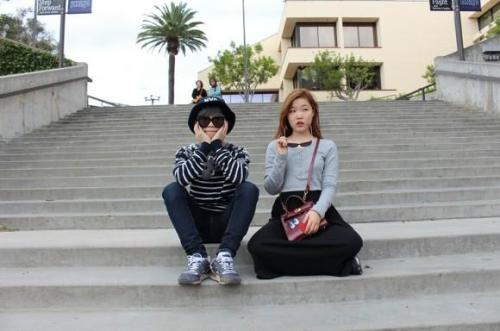 akmunews: Unseen pics of AKMU in California! note: this was a gift for fans. It was posted in t