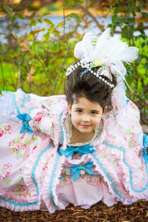 amonsteraday: teacupdinosaur: My 3.5 year old daughter wanted to be a princess for Halloween.  