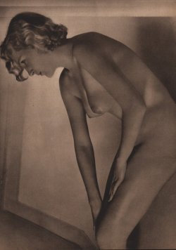 oldalbum:  Nude (Assia), 1935