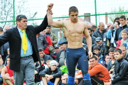 gymandnastiksguys:  guystease:  Plamen the