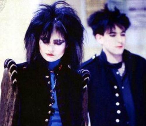 miyulivingdead:*Siamese Twins*Siouxsie and Robert. Awww You lovely lovely lovely Pair of Cats! baabe
