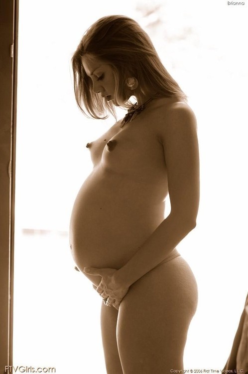 hotpregnants:  MY TUMBLREXCLUSIVE Preggo ON MY BLOG http://ift.tt/1rA9xIf  An all