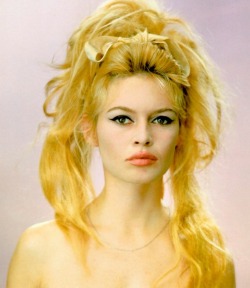 meganmonroes:  Brigitte Bardot by Sam Levin