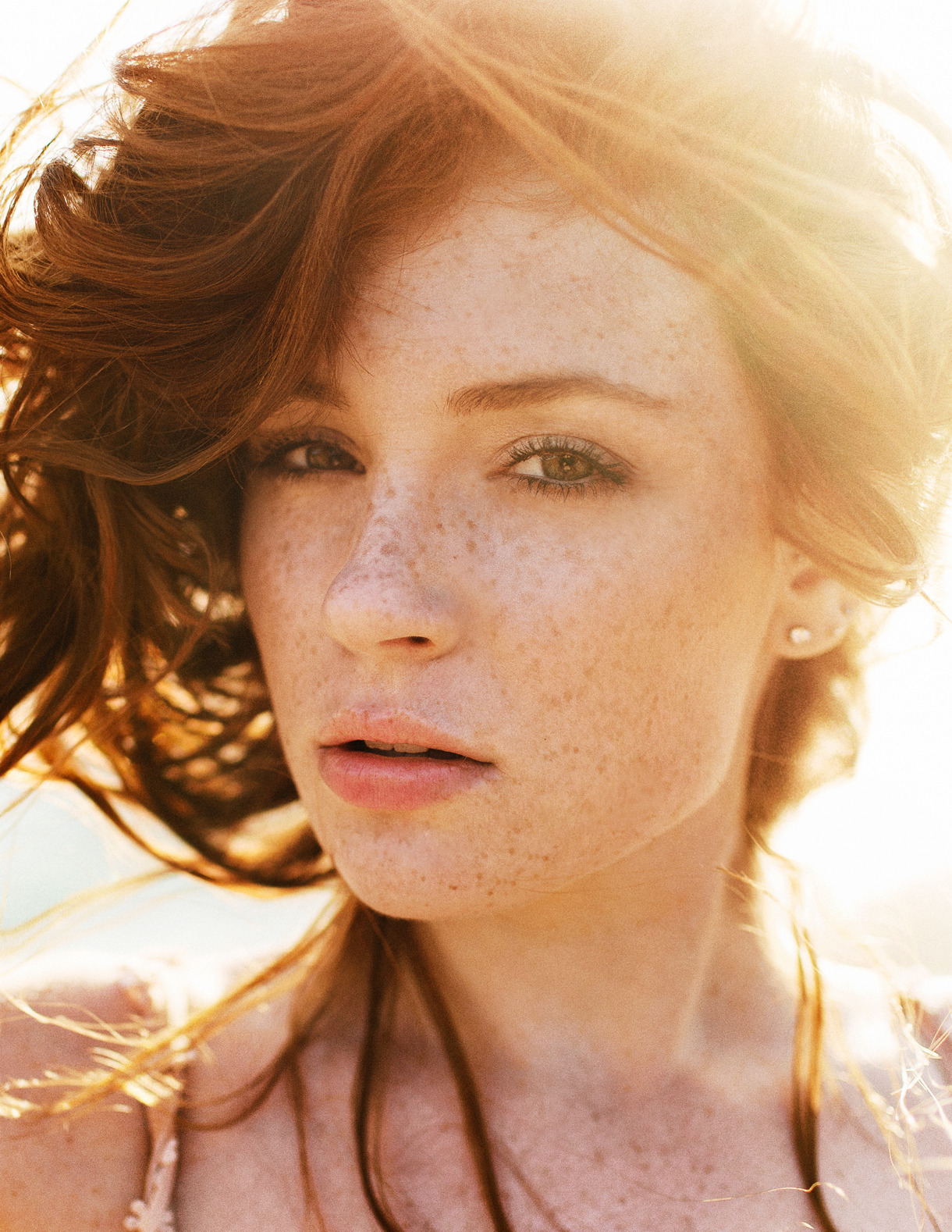 hypno-sandwich:Extra bonus redhead for Monday. @alice-doe, @ashcatred, @bannableoffense,