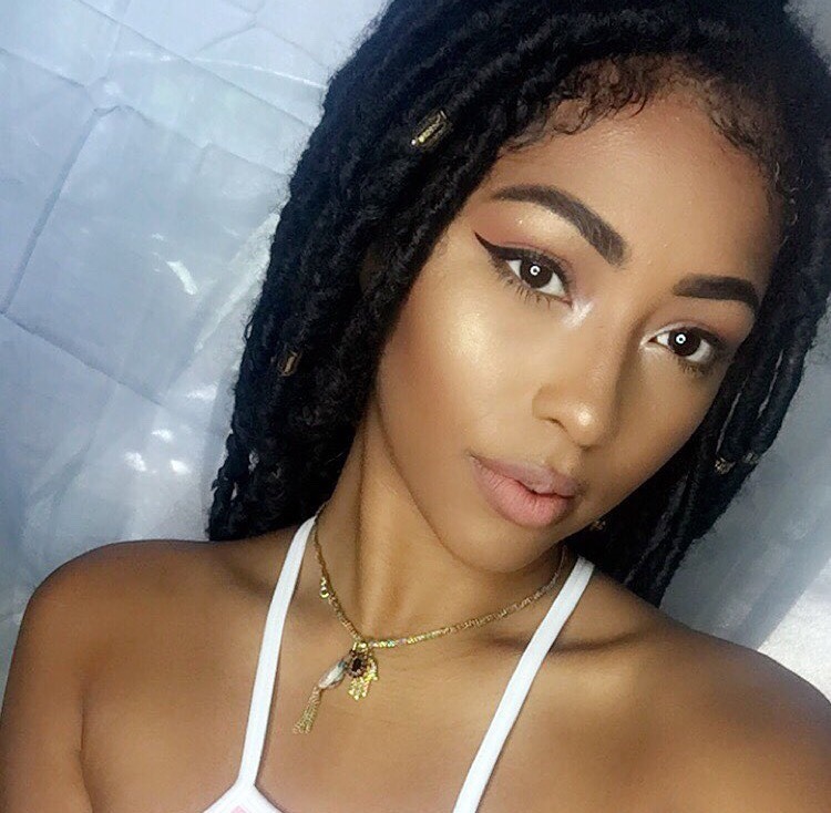 bombshellssonly:  @naturalbabe10.11_pro