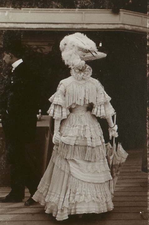 antique-royals:France ,1900