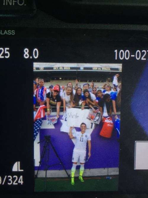 the-gals:  so this kinda sorta happened today. and Im not okay. I met my favorite player. she thought my sign was cute. one of the players pointed to it at the end of the game and she looked over and had a huge smile and then came straight over to me