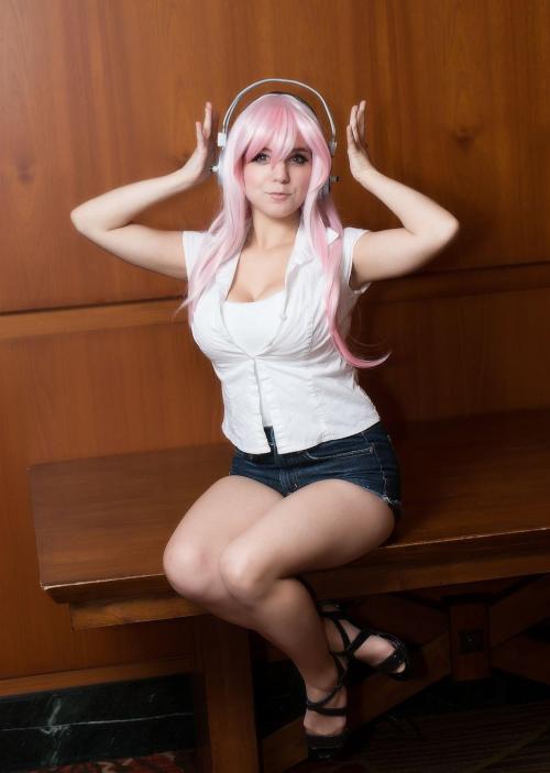 Super Sonico Cosplay (Bunny Ayumi) 2