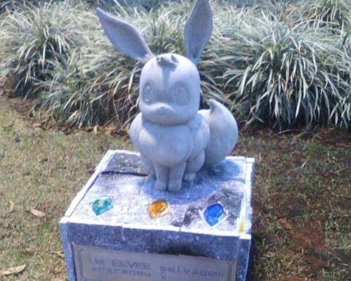 retrogamingblog:Pokemon statues have been mysteriously popping up in parks in Brazil