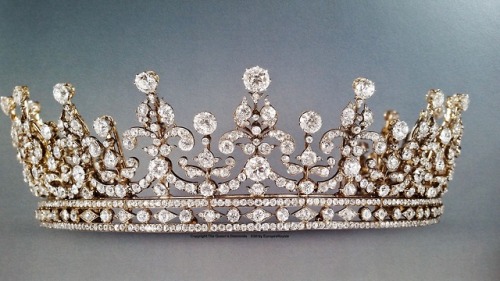 europesroyalsjewels: Girls of Great Britain and Ireland Tiara ♕ Queen Elizabeth II