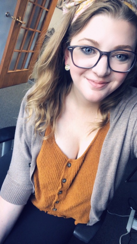 bruisedpeachyy:I’m cute. Send me asks.🍁🍂